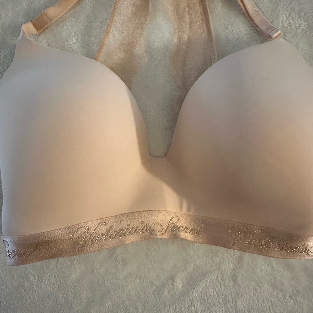Victoria’s Secret wireless t-shirt bra
